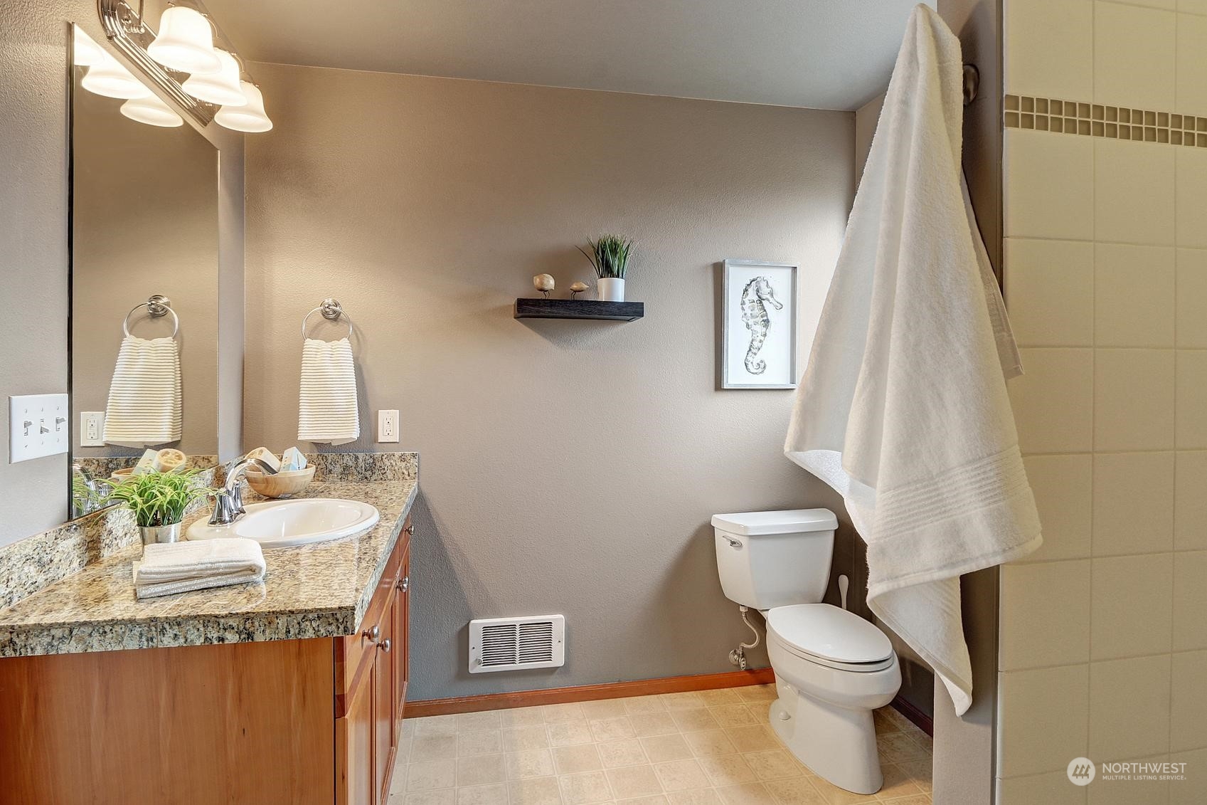 8044 212th Street Southwest, Unit 1 Edmonds, WA 98026 - Photo 13 of 21 Gallery Image 13