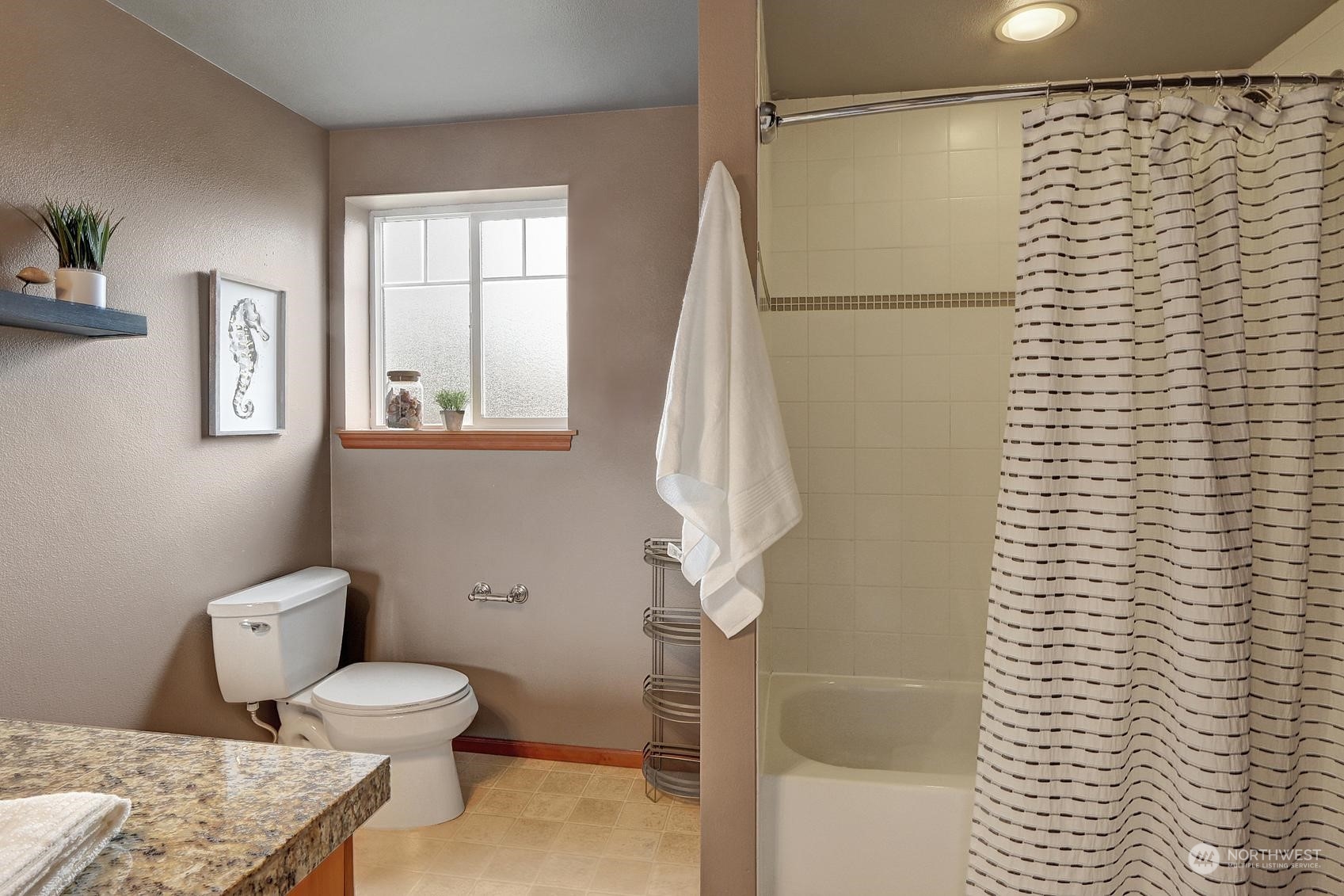8044 212th Street Southwest, Unit 1 Edmonds, WA 98026 - Photo 14 of 21 Gallery Image 14