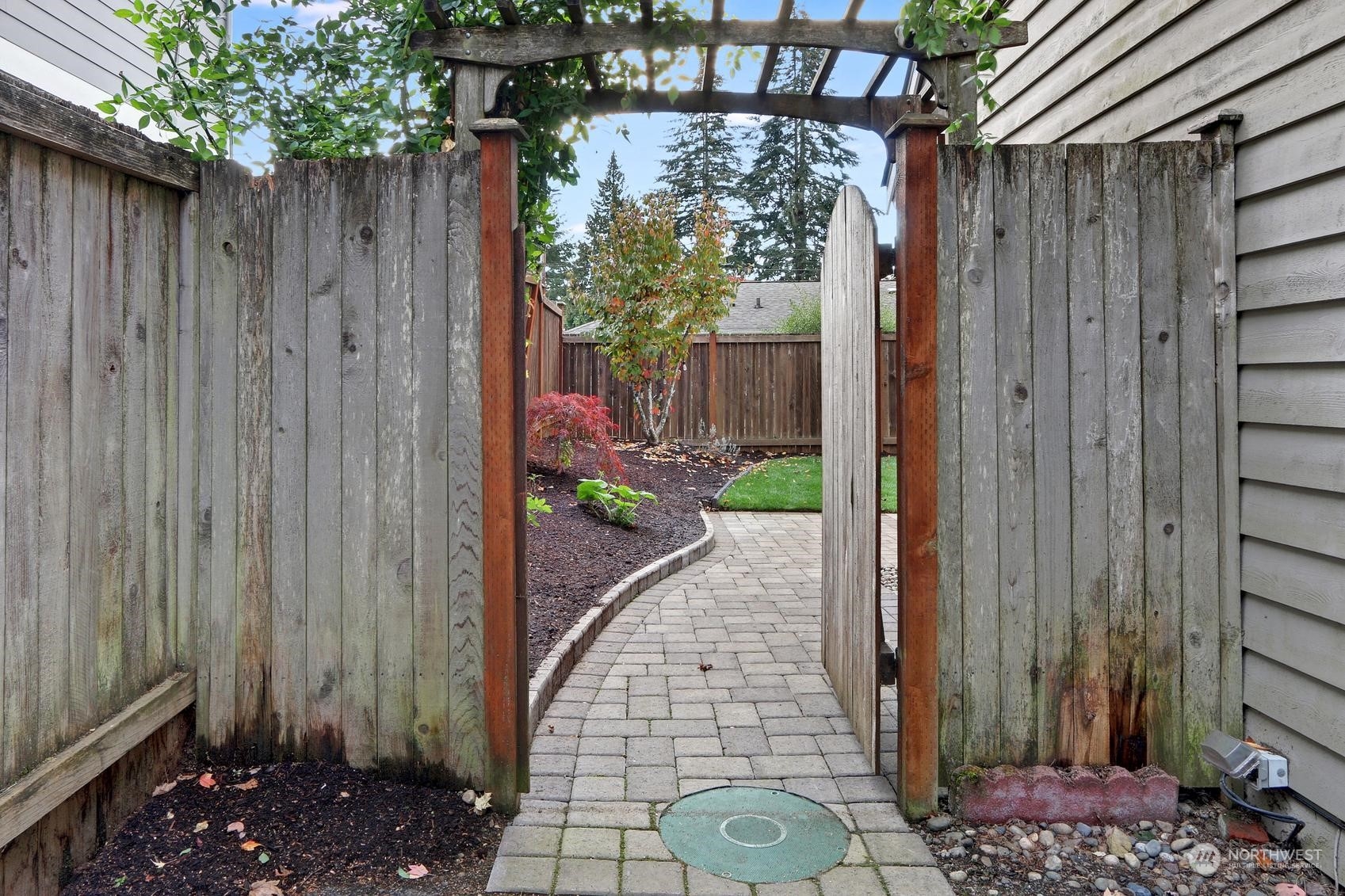 8044 212th Street Southwest, Unit 1 Edmonds, WA 98026 - Photo 18 of 21 Gallery Image 18