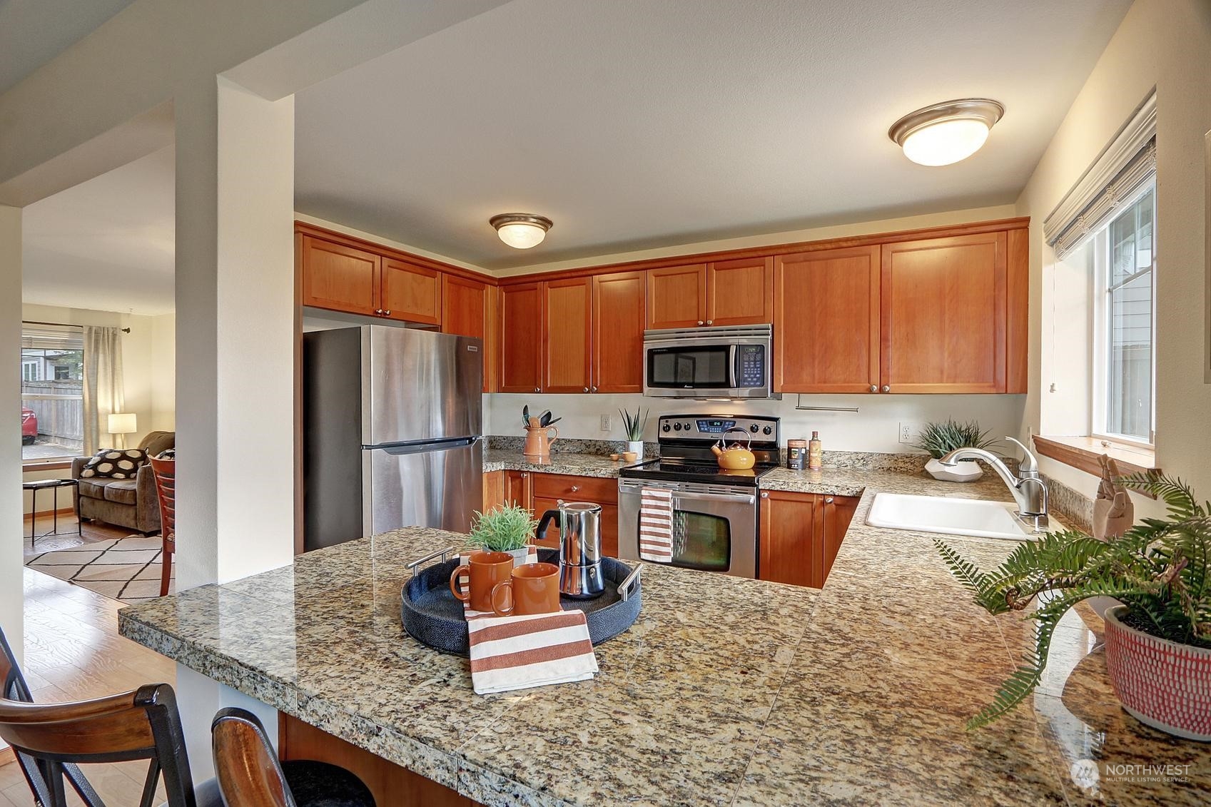 8044 212th Street Southwest, Unit 1 Edmonds, WA 98026 - Photo 7 of 21 Gallery Image 7