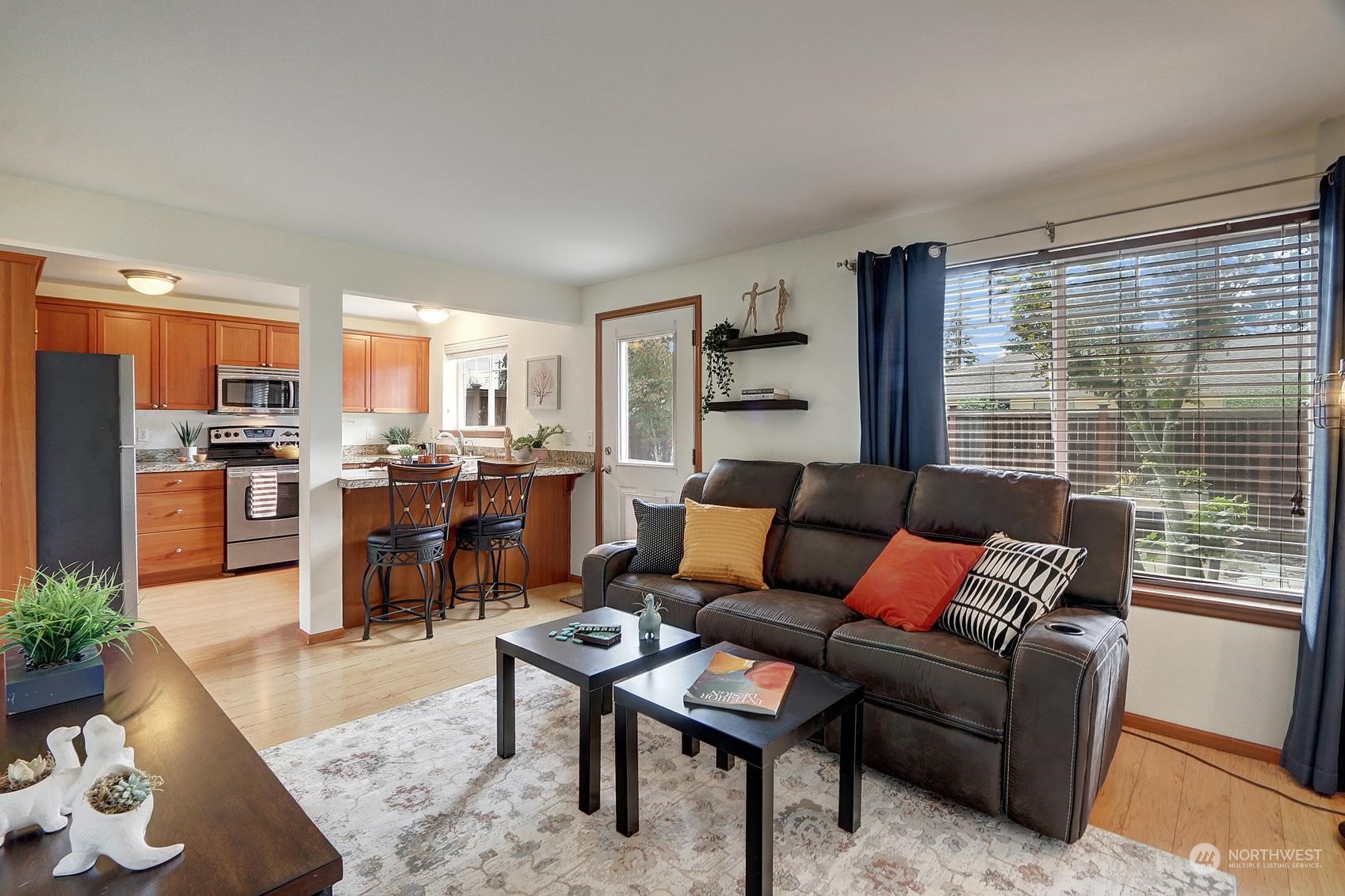 8044 212th Street Southwest, Unit 1 Edmonds, WA 98026 - Photo 10 of 21 Gallery Image 10