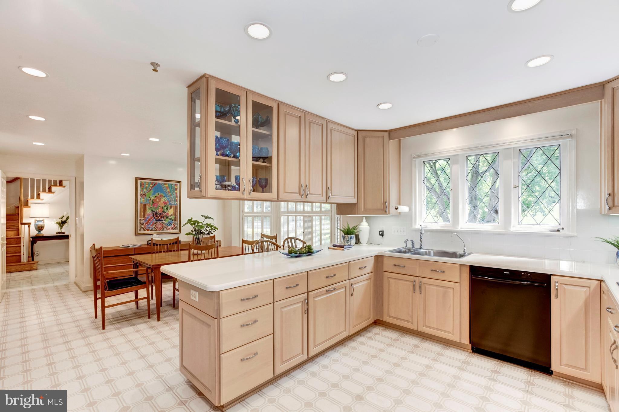 7204 Helmsdale Road Bethesda, MD 20817 - Photo 11 of 30 Kitchen adjoins fabulous breakfast room