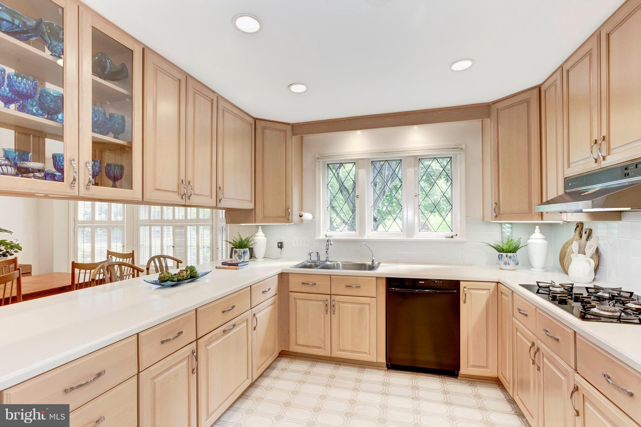 7204 Helmsdale Road Bethesda, MD 20817 - Photo 10 of 30 Spacious kitchen