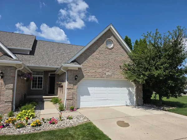 $364,900 | 31637 Beaver Circle, New Boston, MI 48164