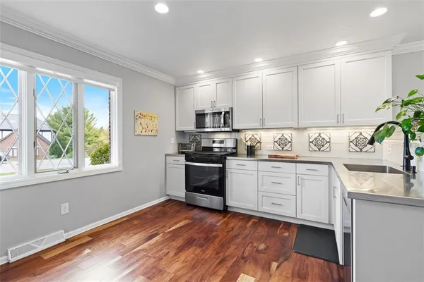 $380,000 | 1606 Stone Mansion Drive, Sewickley, PA 15143