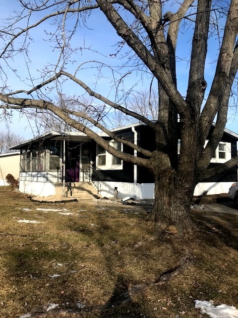 a view of a water fountain