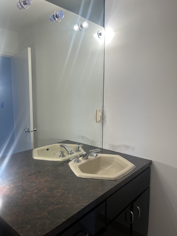 1004 Paradise Road, Unit PHB Swampscott, MA 01907 - Photo 18 of 21