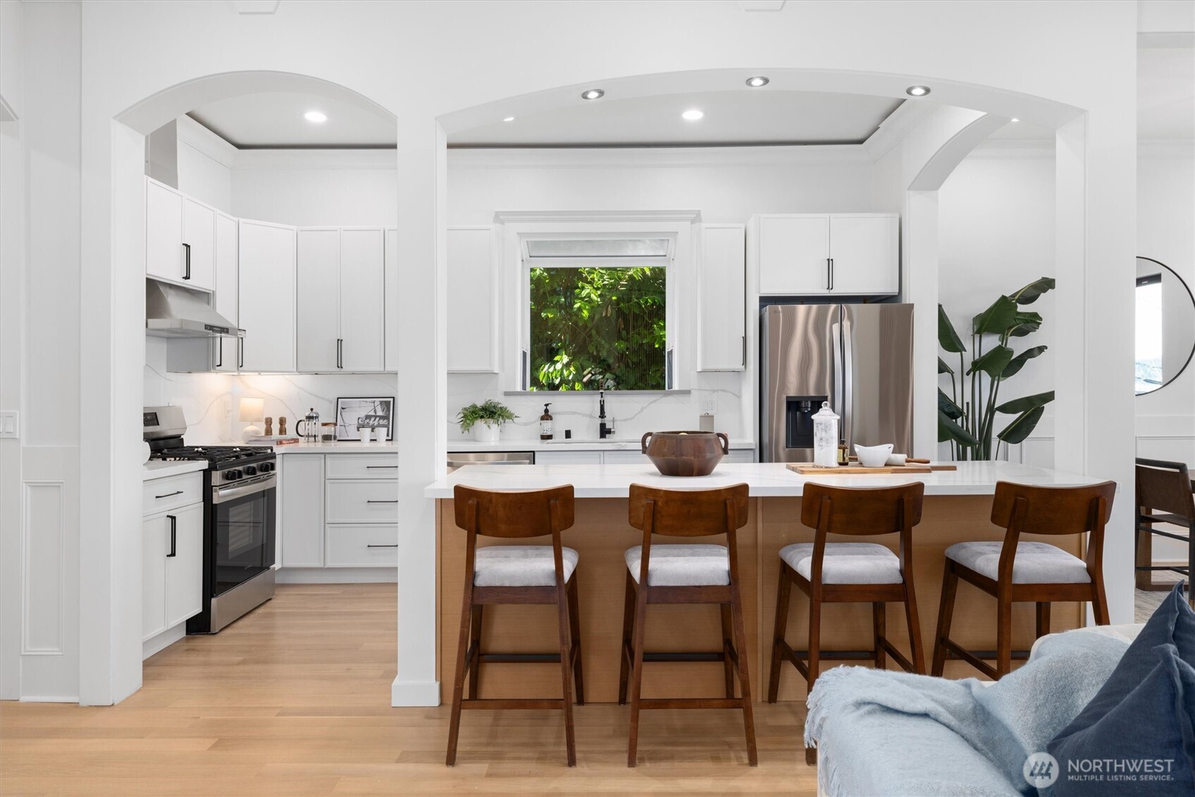 7908 South Lakeridge Drive Seattle, WA 98178 - Photo 16 of 40