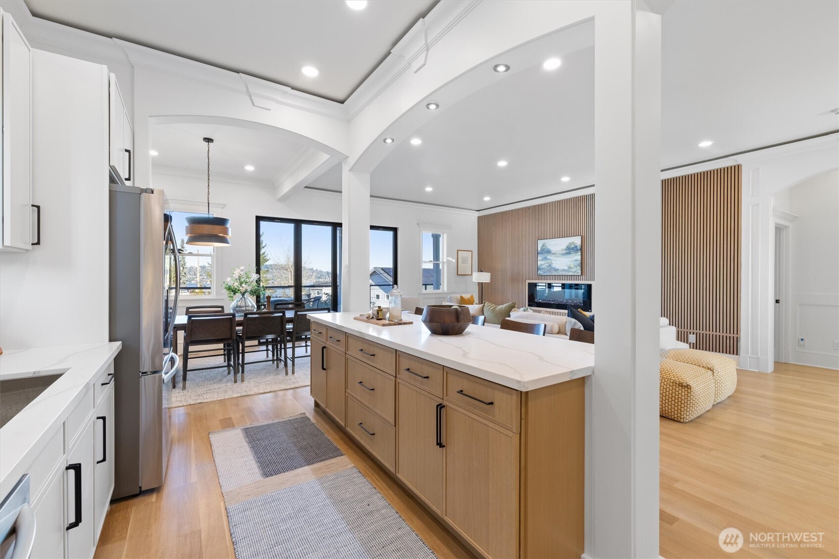 7908 South Lakeridge Drive Seattle, WA 98178 - Photo 18 of 40