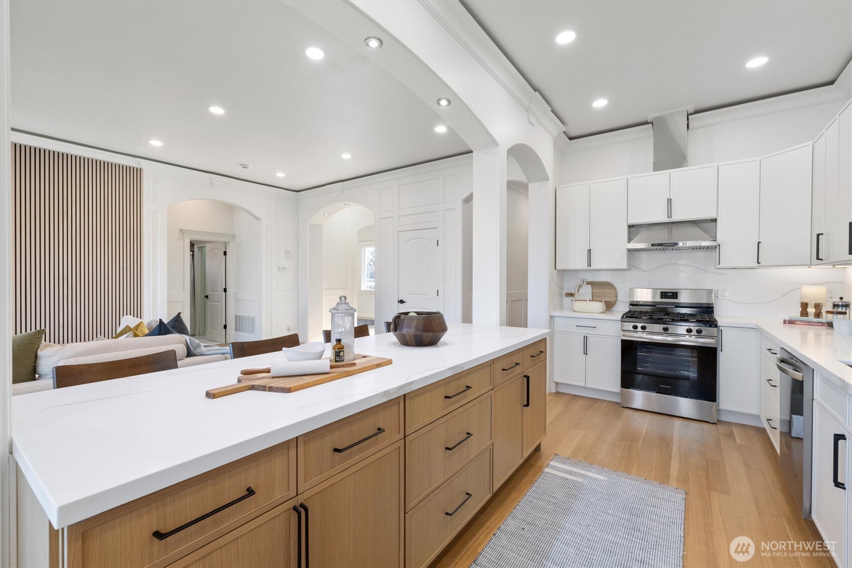 7908 South Lakeridge Drive Seattle, WA 98178 - Photo 19 of 40