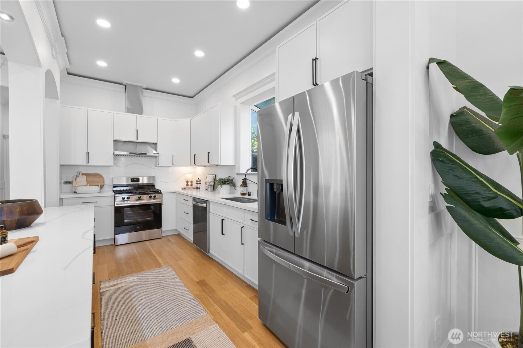 7908 South Lakeridge Drive Seattle, WA 98178 - Photo 20 of 40