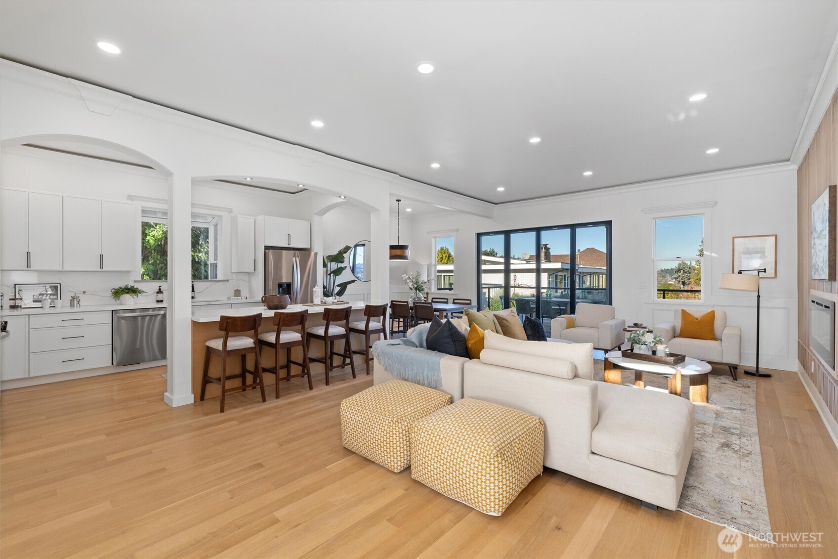 7908 South Lakeridge Drive Seattle, WA 98178 - Photo 7 of 40