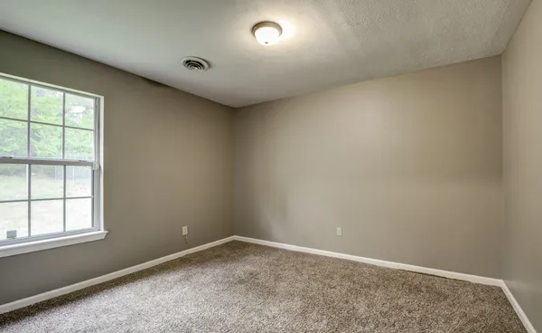 $1,200 | 133 Gail Street, Oak Grove, KY 42262