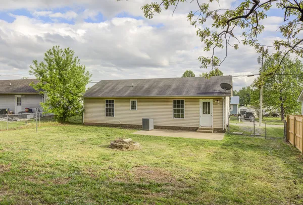 $1,200 | 133 Gail Street, Oak Grove, KY 42262