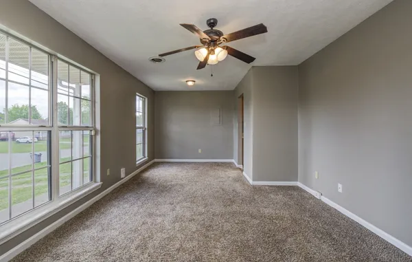 $1,200 | 133 Gail Street, Oak Grove, KY 42262