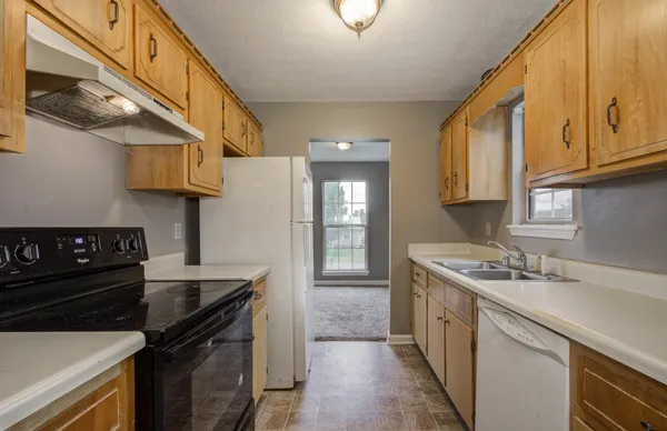 $1,200 | 133 Gail Street, Oak Grove, KY 42262