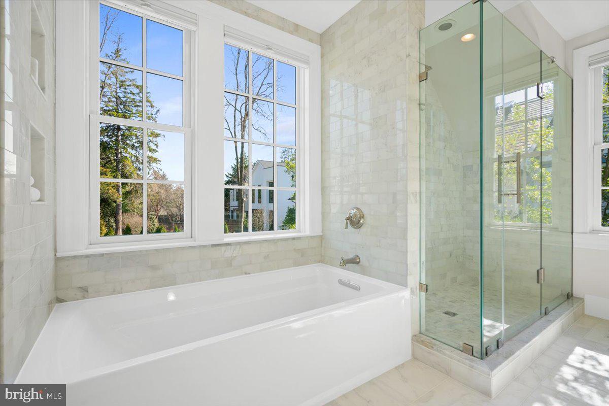 3213 Foxhall Road Northwest Washington, DC 20016 - Photo 21 of 35