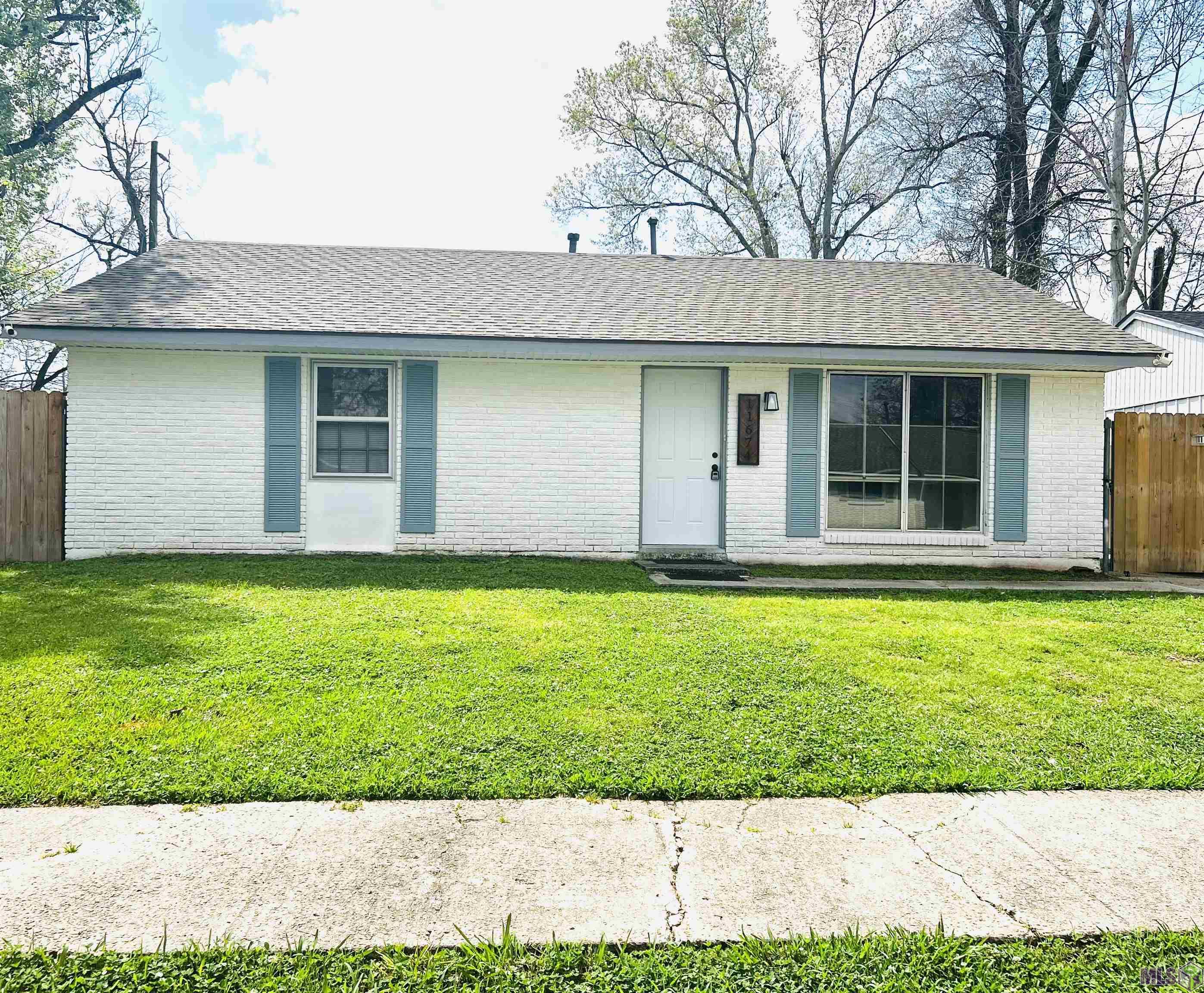 11674 Baylor Drive Baton Rouge, LA 70816 - Photo 2 of 39