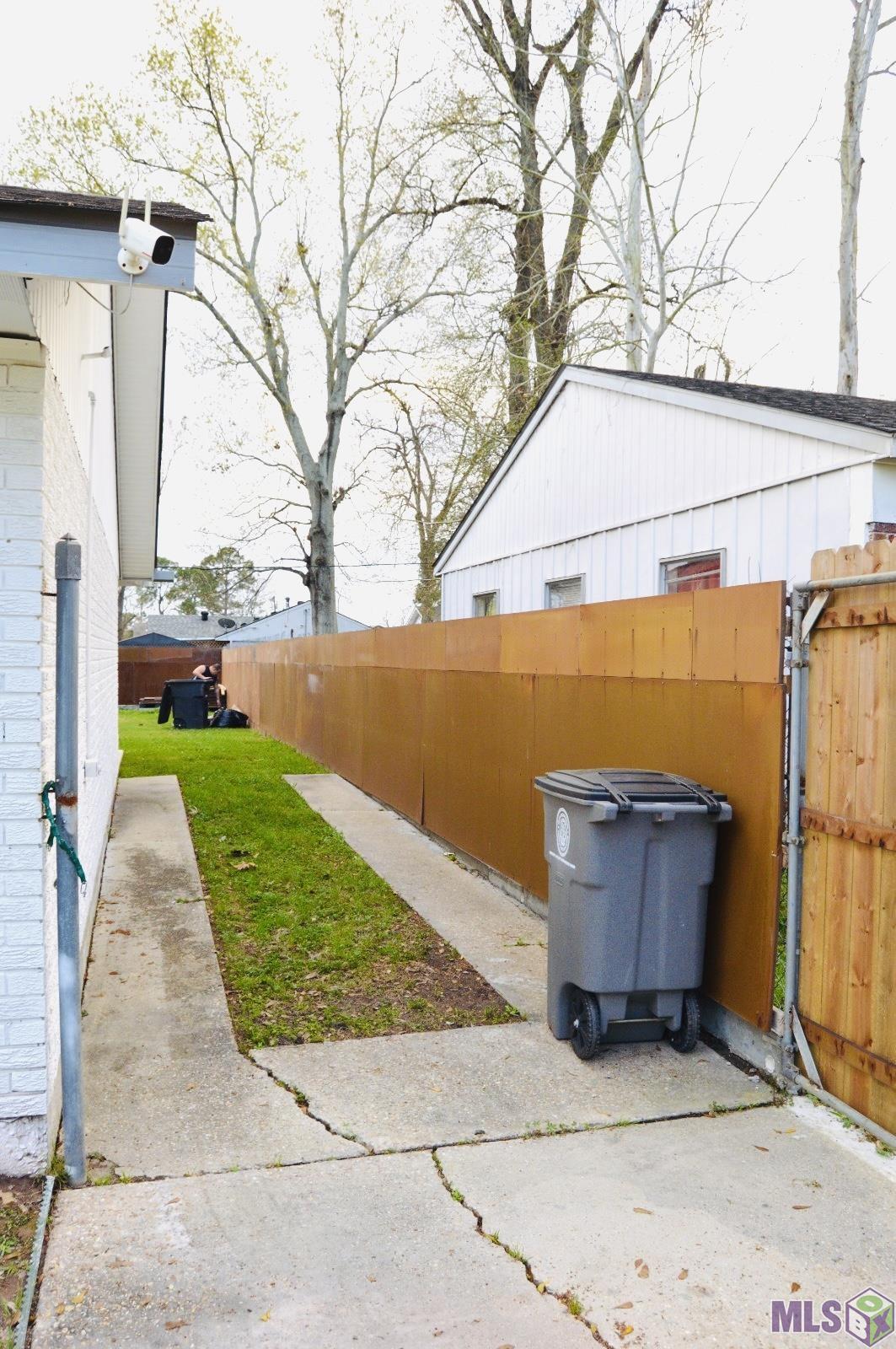 11674 Baylor Drive Baton Rouge, LA 70816 - Photo 9 of 39