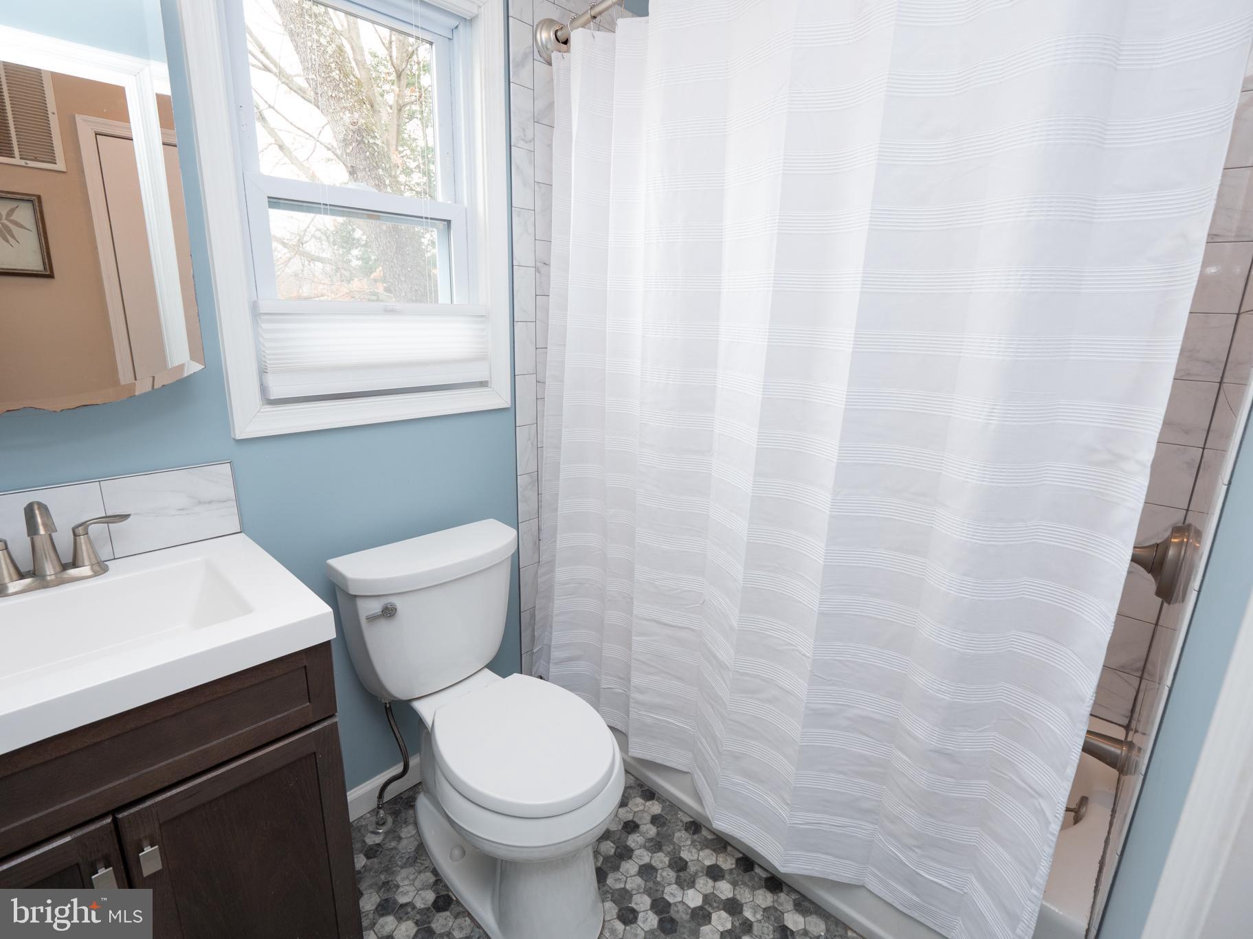 1513 Bishop Road Edgewater, MD 21037 - Photo 22 of 50 Full bathroom