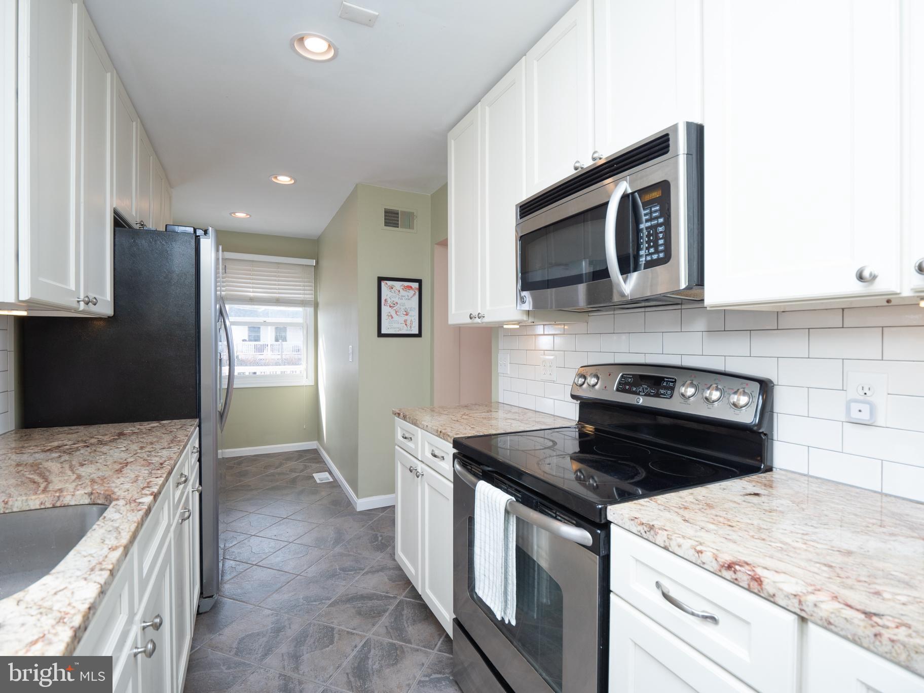 1513 Bishop Road Edgewater, MD 21037 - Photo 5 of 50 Light and bright!