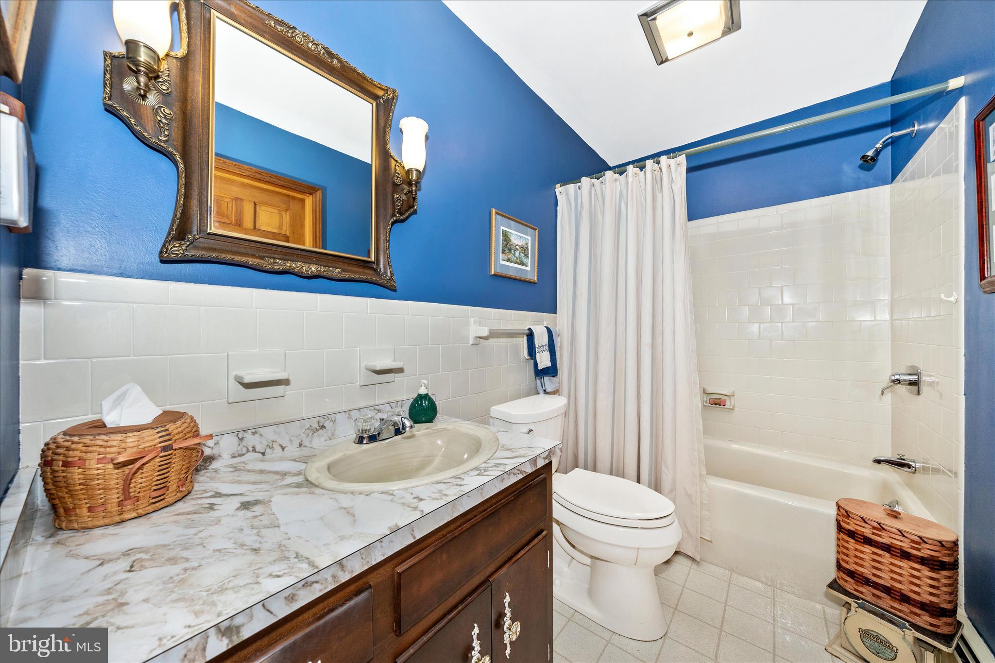 11861 Renner Road Keymar, MD 21757 - Photo 14 of 47 Main level full bath