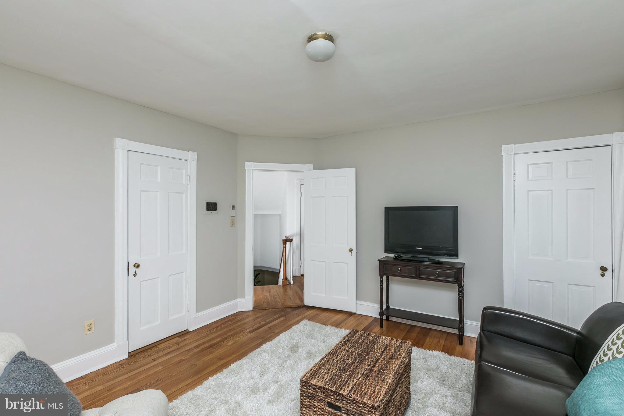 213 Tuscany Road Baltimore, MD 21210 - Photo 14 of 30 Family Room