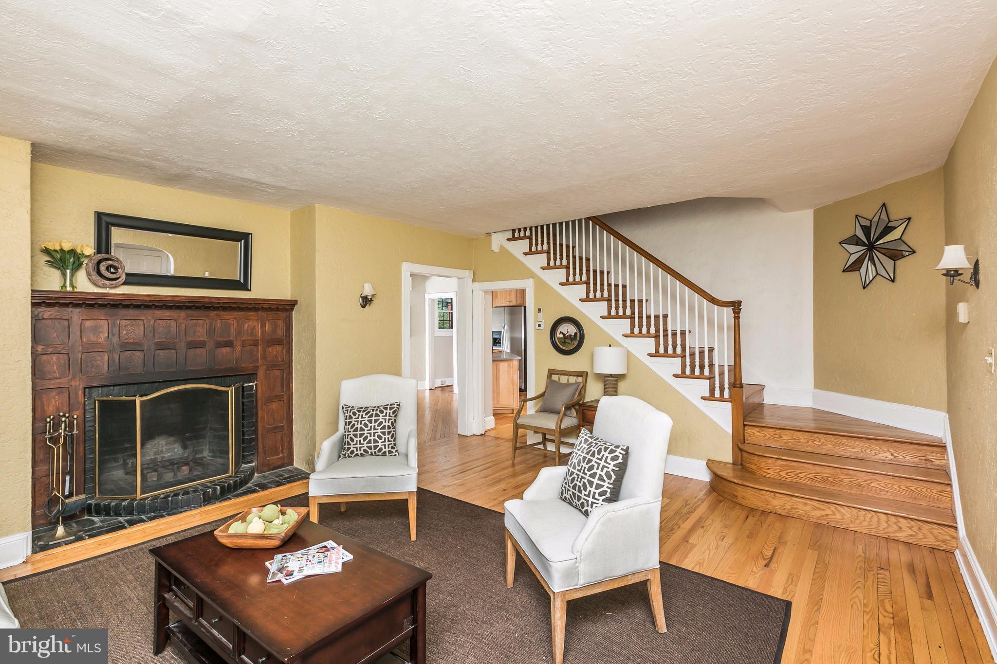 213 Tuscany Road Baltimore, MD 21210 - Photo 5 of 30 Living Room