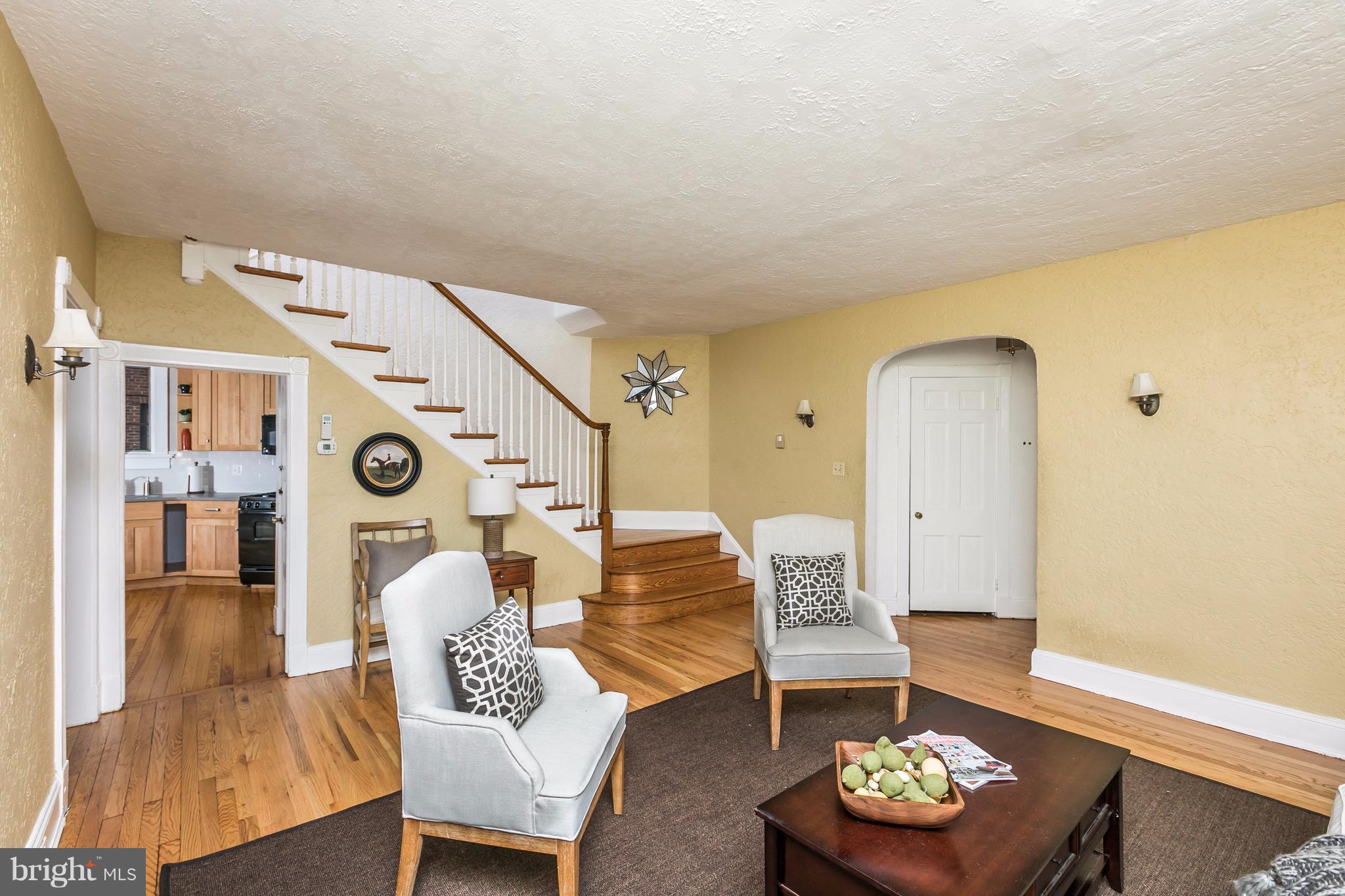 213 Tuscany Road Baltimore, MD 21210 - Photo 6 of 30 Living Room