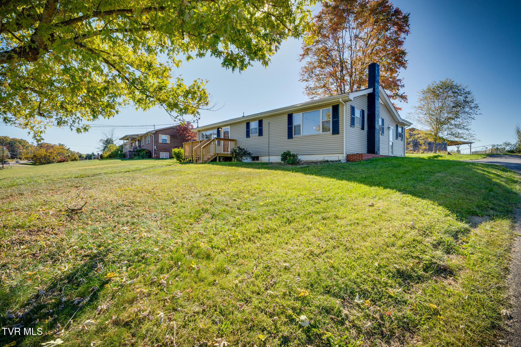 1543 Baileyton Road Greeneville, TN 37745 - Photo 3 of 39 003