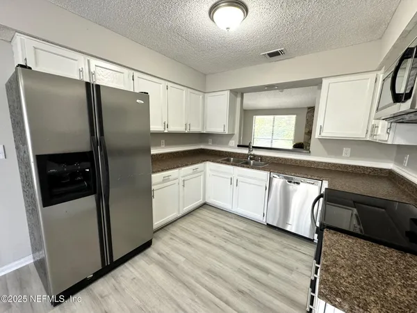 $2,150 | 6281 Island Forest Drive, Fleming Island, FL 32003