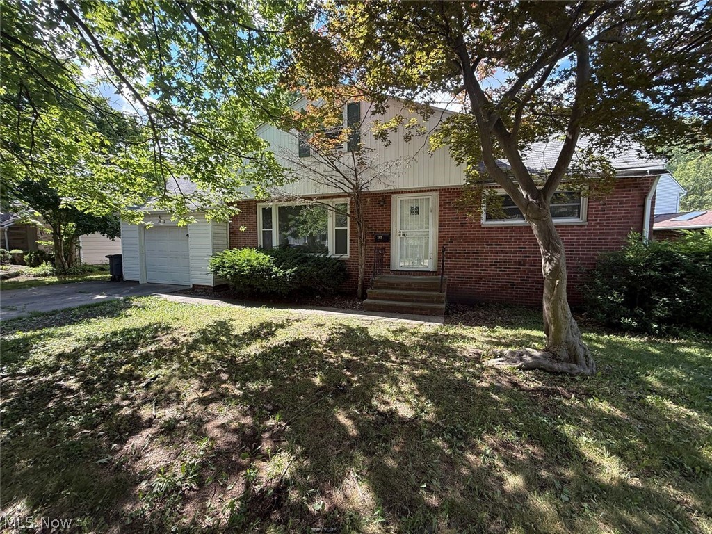 24113 East Silsby Road Beachwood, OH 44122 - Photo 1 of 28