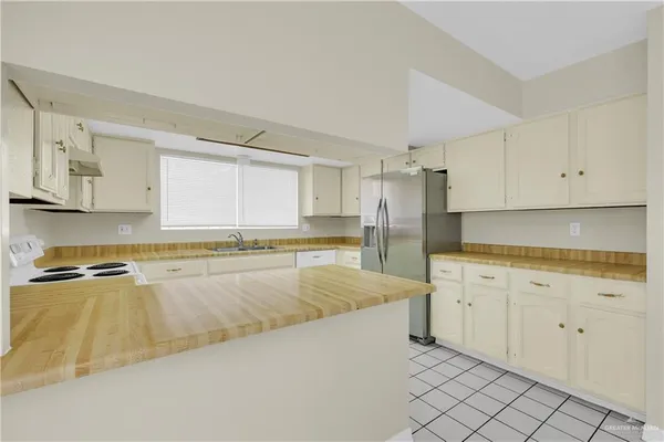 $1,700 | 2928 North 1st Lane, McAllen, TX 78501