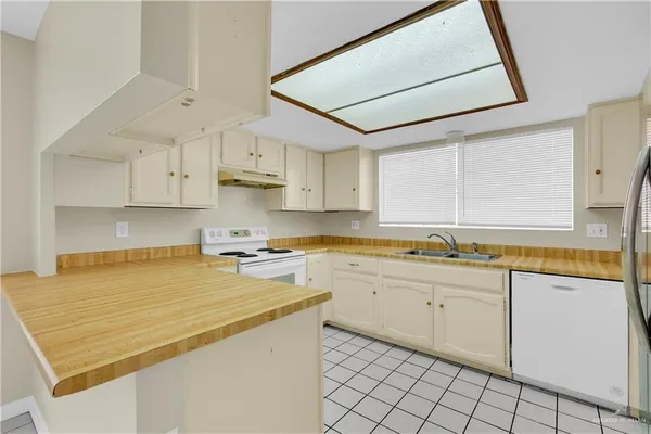 $1,700 | 2928 North 1st Lane, McAllen, TX 78501