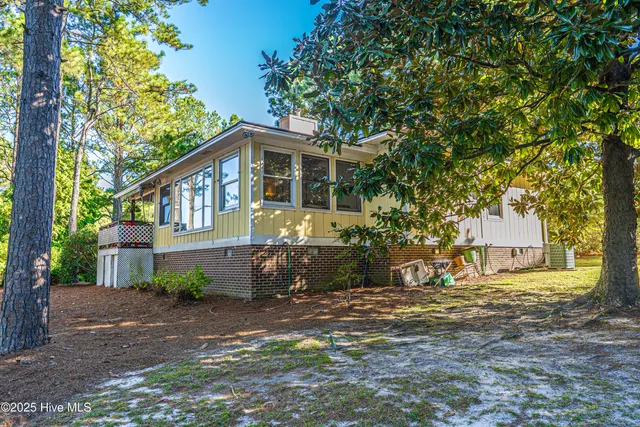 $425,000 | 105 Greentree Court, West End, NC 27376