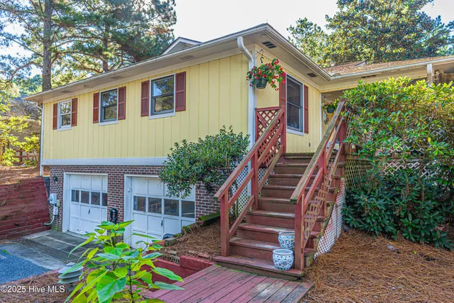 $425,000 | 105 Greentree Court, West End, NC 27376