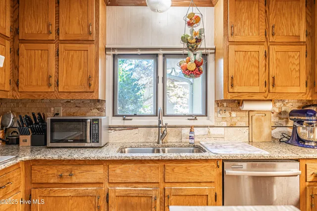 $425,000 | 105 Greentree Court, West End, NC 27376