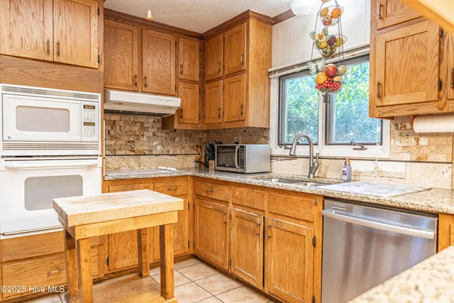 $425,000 | 105 Greentree Court, West End, NC 27376