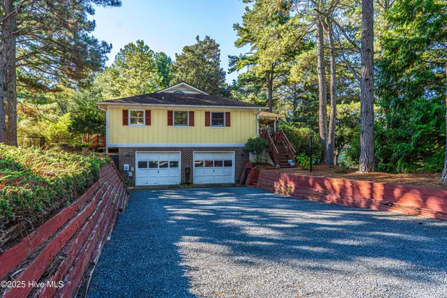 $425,000 | 105 Greentree Court, West End, NC 27376