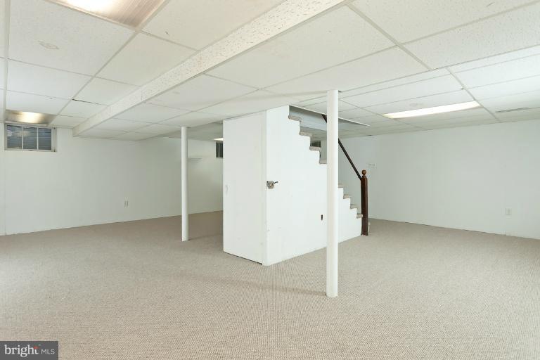 7916 Ruxway Road Towson, MD 21204 - Photo 16 of 20 Freshly carpeted Playroom