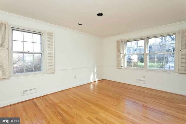 7916 Ruxway Road Towson, MD 21204 - Photo 10 of 20 Dining Room