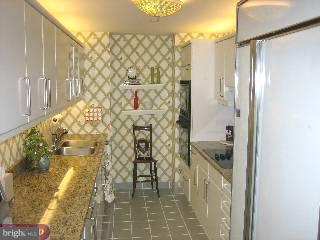 210 West Rittenhouse Square, Unit 1005 Philadelphia, PA 19103 - Photo 2 of 5