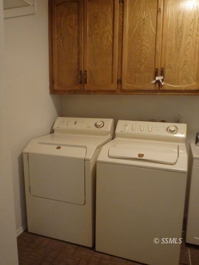 412 North Mono Street Ridgecrest, CA 93555 - Photo 24 of 50 a utility room with dryer and washer