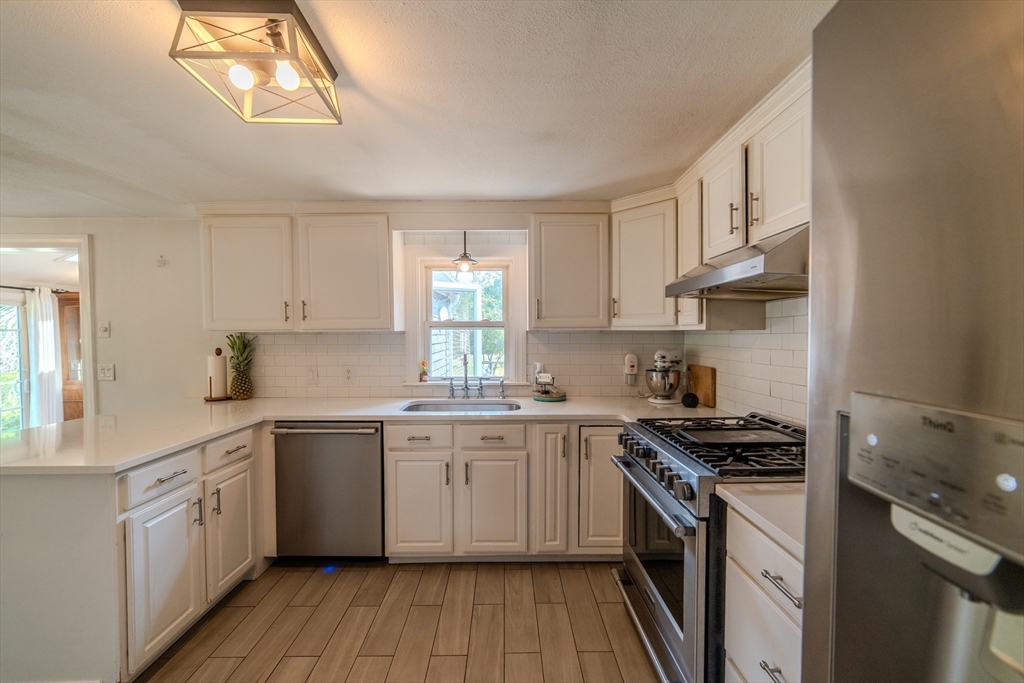 23 Gratto Road Marshfield, MA 02050 - Photo 7 of 40 Gallery Image 7