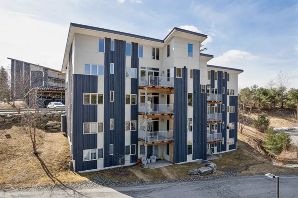 $515,000 | 4 Gile Drive, Unit 2B, Hanover, NH 03755