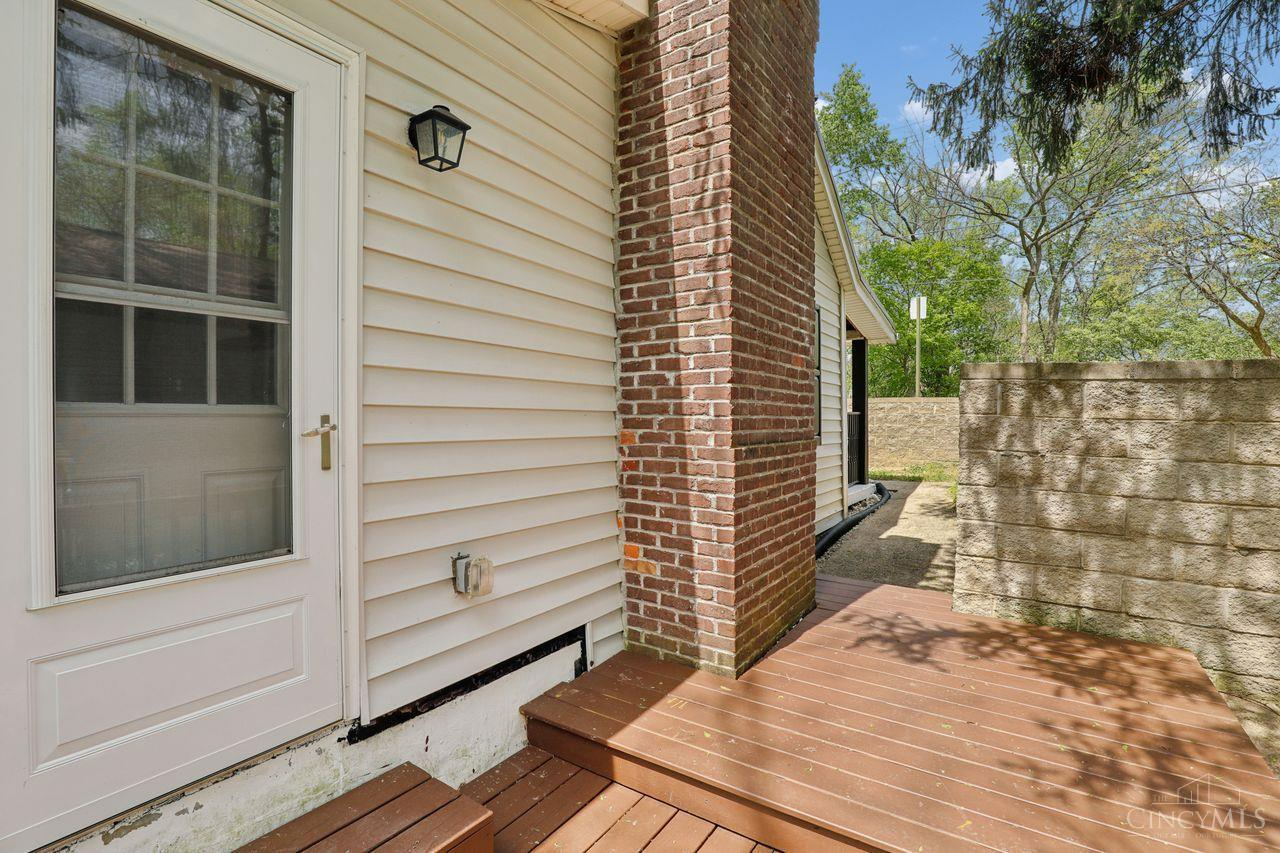 6015 Eleanor Street Cincinnati, OH 45227 - Photo 31 of 36