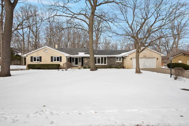 $600,000 | 304 Tall Trees Lane, Palatine, IL 60067