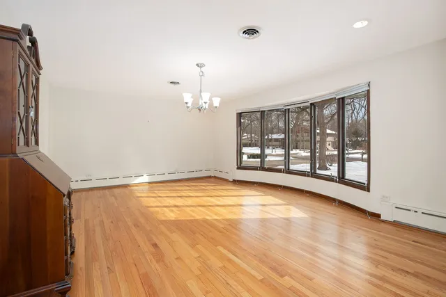 $600,000 | 304 Tall Trees Lane, Palatine, IL 60067