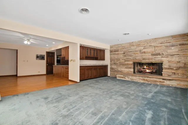 $600,000 | 304 Tall Trees Lane, Palatine, IL 60067