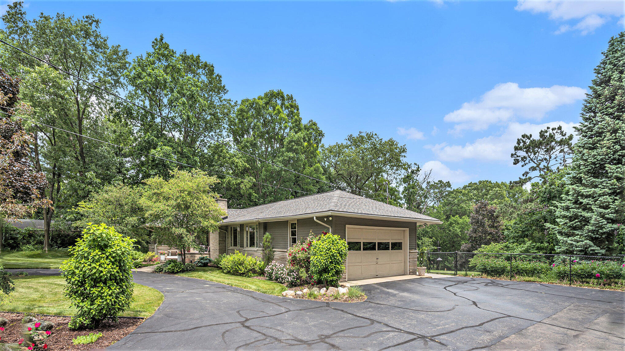 505 Sturgis Road Kalamazoo, MI 49004 - Photo 3 of 28 004_img_1802